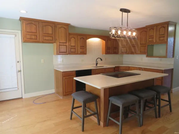 $369,500 | 7511 Middlefleid Road, Newburgh, IN 47630