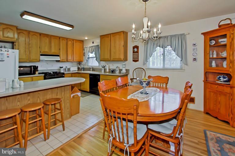 7607 Boulder Street Springfield, VA 22151 - Photo 1 of 30 Kitchen