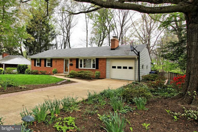 7607 Boulder Street Springfield, VA 22151 - Photo 13 of 30 Exterior (Front)