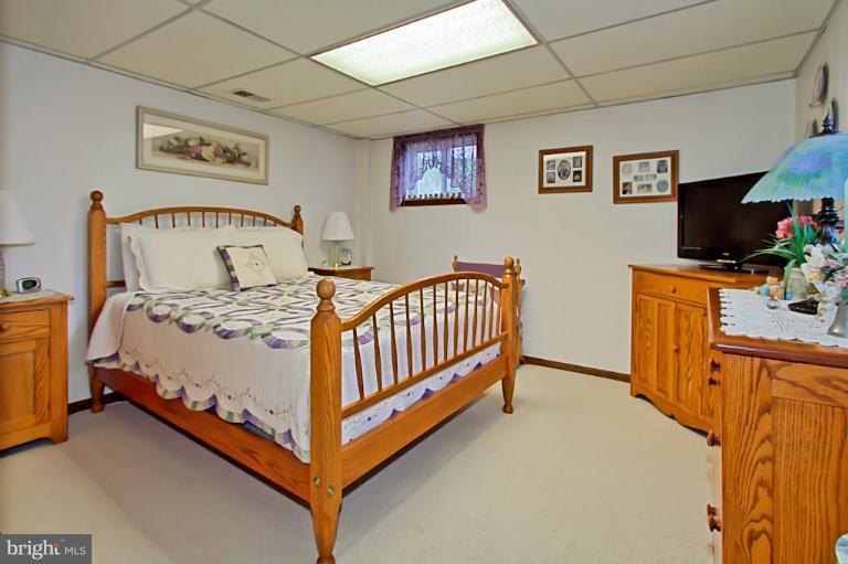 7607 Boulder Street Springfield, VA 22151 - Photo 15 of 30 Bedroom