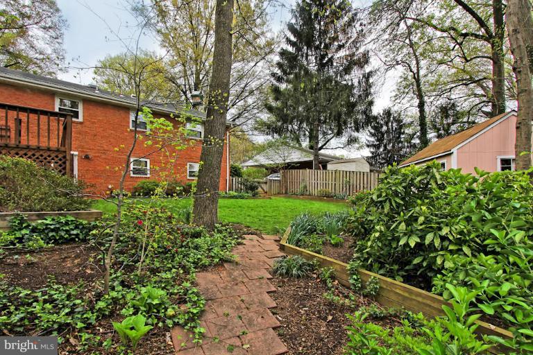 7607 Boulder Street Springfield, VA 22151 - Photo 3 of 30 Exterior (Rear)