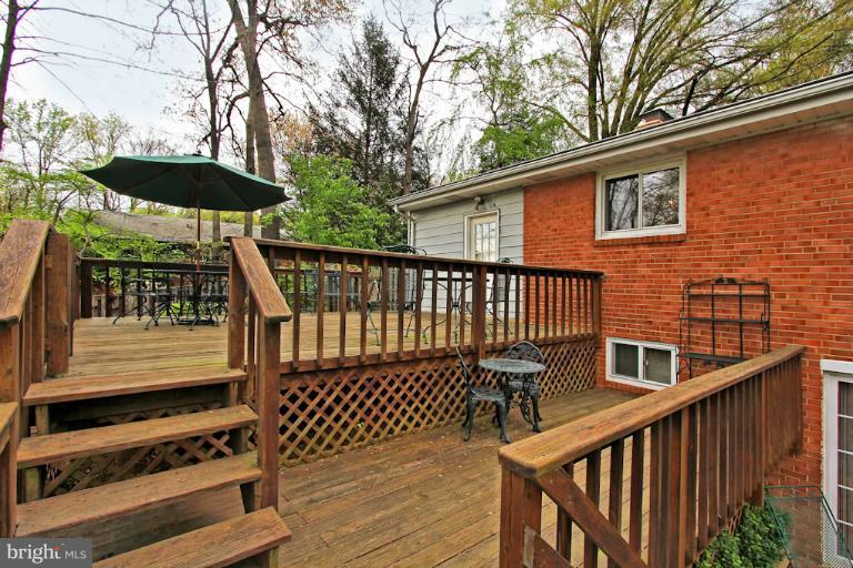 7607 Boulder Street Springfield, VA 22151 - Photo 27 of 30 Exterior (Rear)