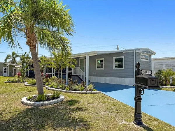 $2,500 | 5141 Oakland Hills Avenue, Sarasota, FL 34234