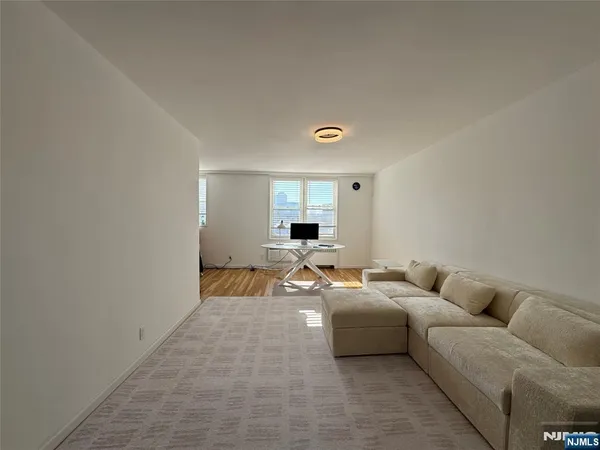 $2,300 | 2160 Center Avenue, Unit 4G, Fort Lee, NJ 07024