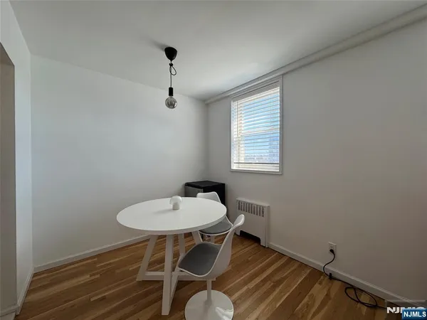 $2,300 | 2160 Center Avenue, Unit 4G, Fort Lee, NJ 07024