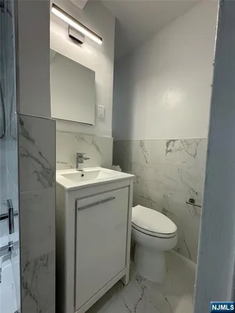 $2,300 | 2160 Center Avenue, Unit 4G, Fort Lee, NJ 07024