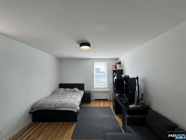 $2,300 | 2160 Center Avenue, Unit 4G, Fort Lee, NJ 07024