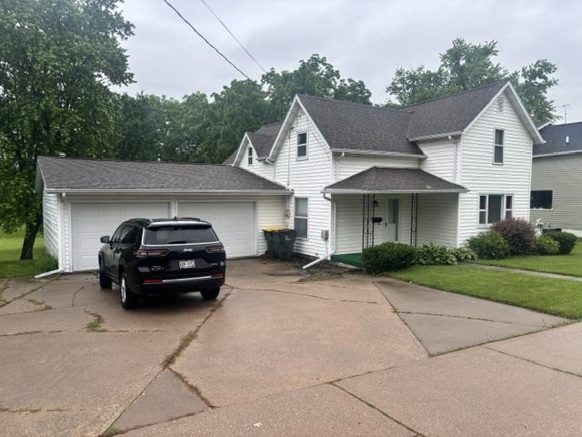 901 South Madison Street Lancaster, WI 53813 - Photo 1 of 2