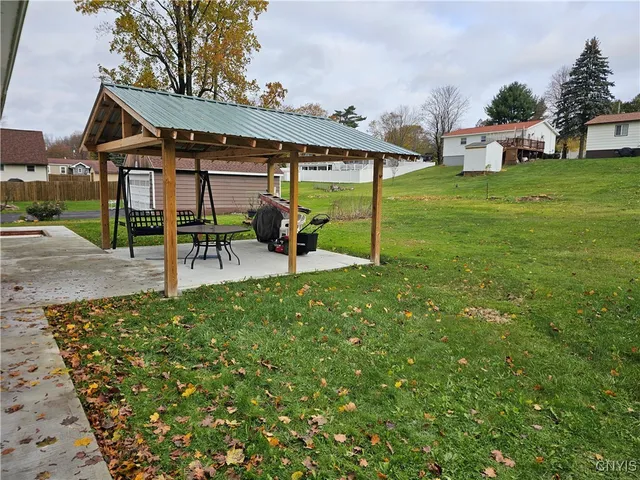 $299,900 | 1305 Fairwood Drive, Utica, NY 13502