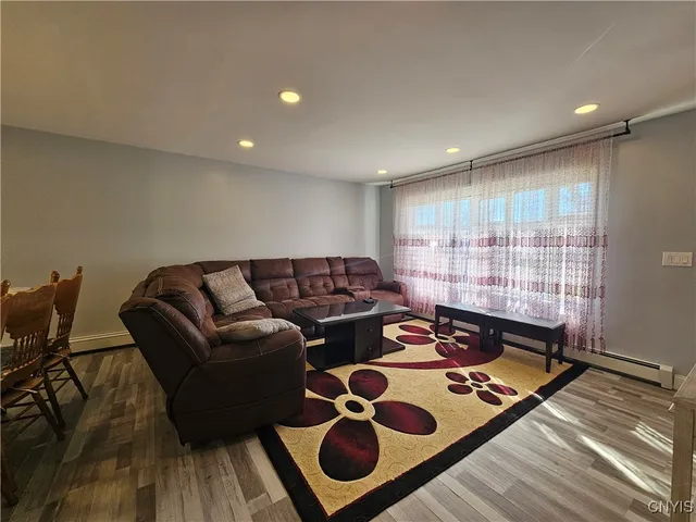 $299,900 | 1305 Fairwood Drive, Utica, NY 13502