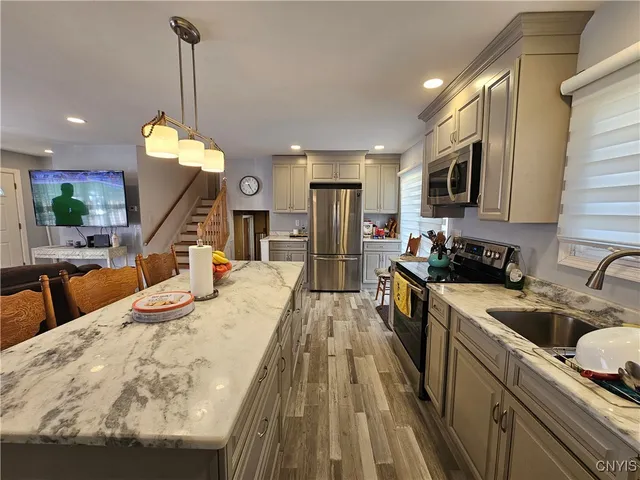 $299,900 | 1305 Fairwood Drive, Utica, NY 13502