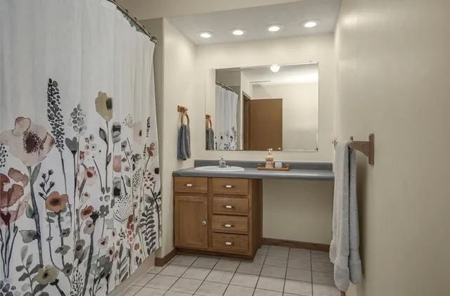 $369,000 | 533 1st Avenue South, South St. Paul, MN 55075