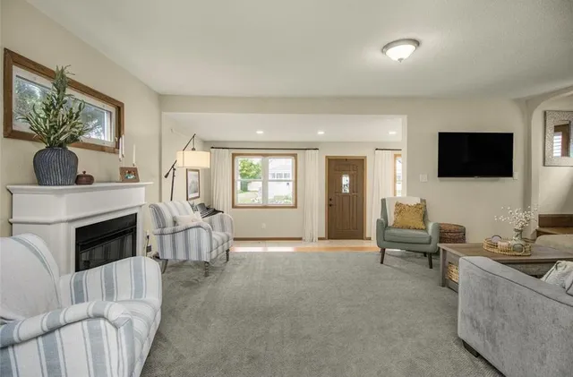 $369,000 | 533 1st Avenue South, South St. Paul, MN 55075