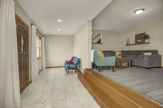 $369,000 | 533 1st Avenue South, South St. Paul, MN 55075