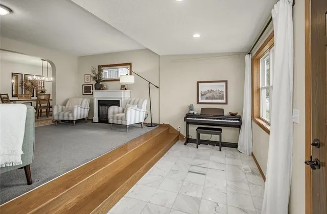 $369,000 | 533 1st Avenue South, South St. Paul, MN 55075