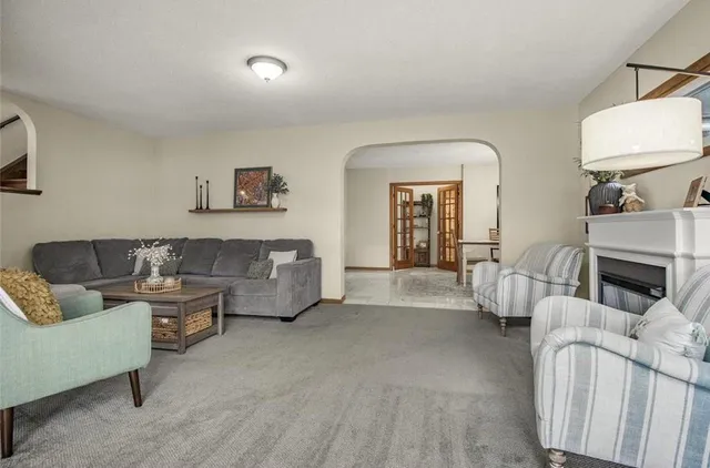 $369,000 | 533 1st Avenue South, South St. Paul, MN 55075