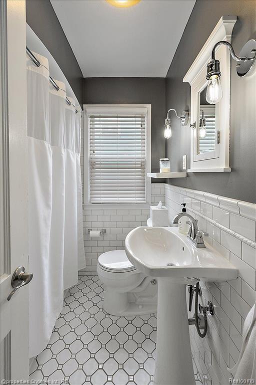 1573 Columbia Road Berkley, MI 48072 - Photo 15 of 38