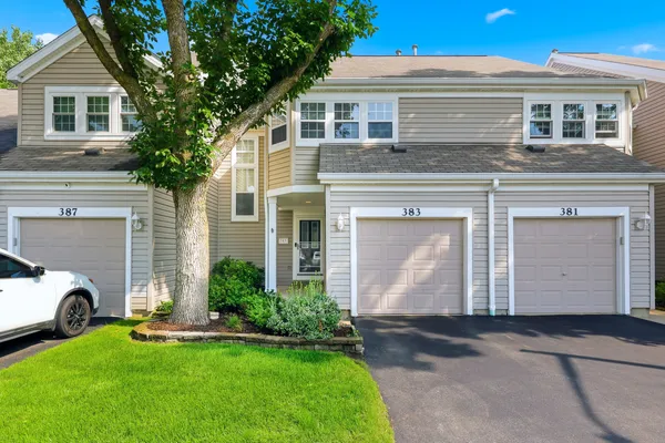 $299,900 | 383 Kerry Court, Carol Stream, IL 60188