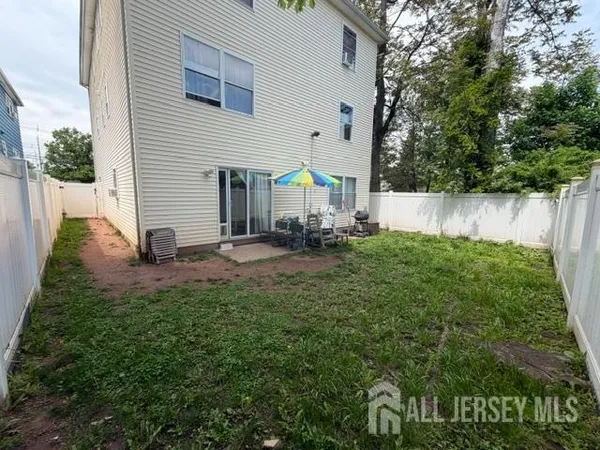 $2,100 | 1184 Union Street, Linden, NJ 07036