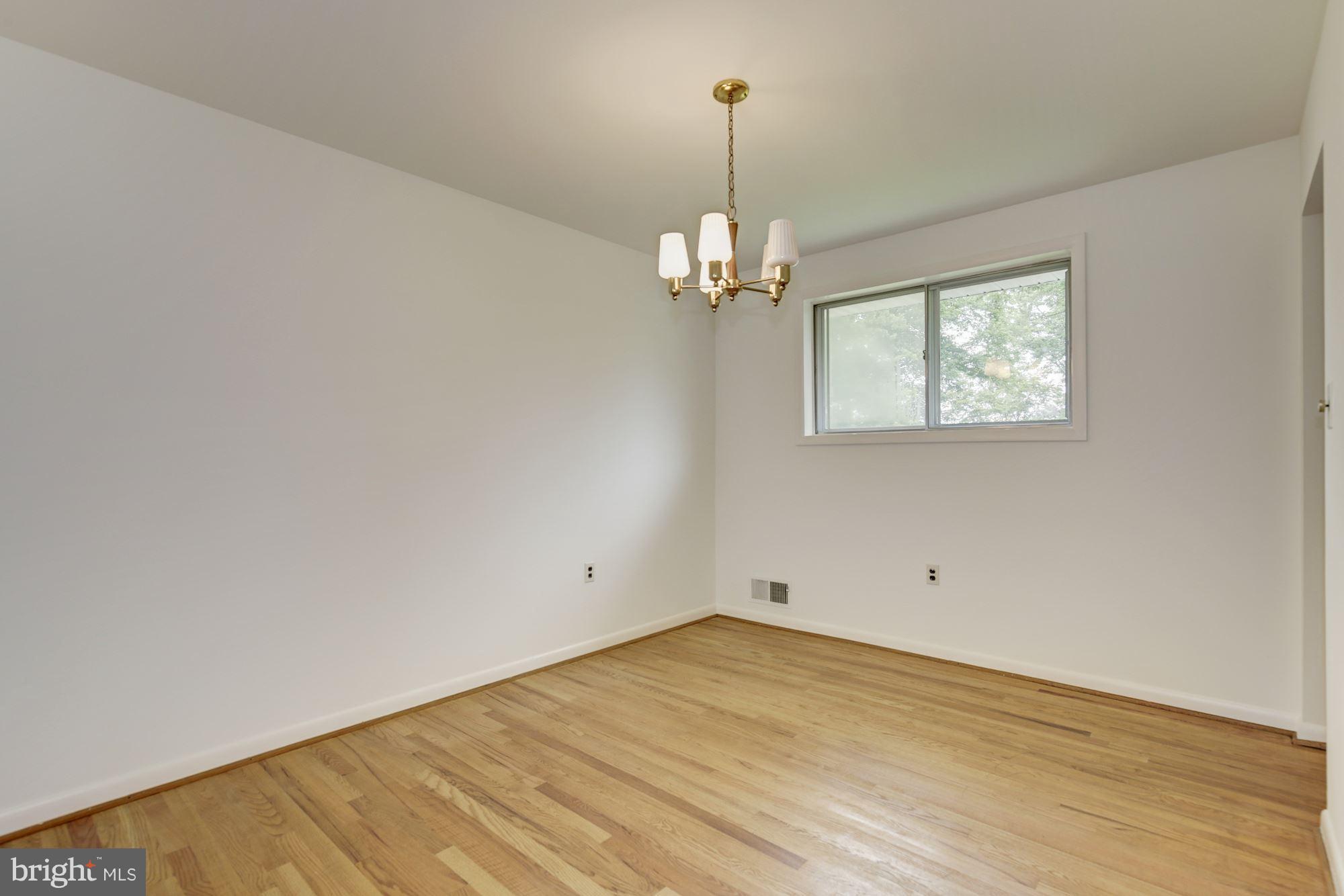 12121 Arbie Road Silver Spring, MD 20904 - Photo 7 of 30 Dining Room