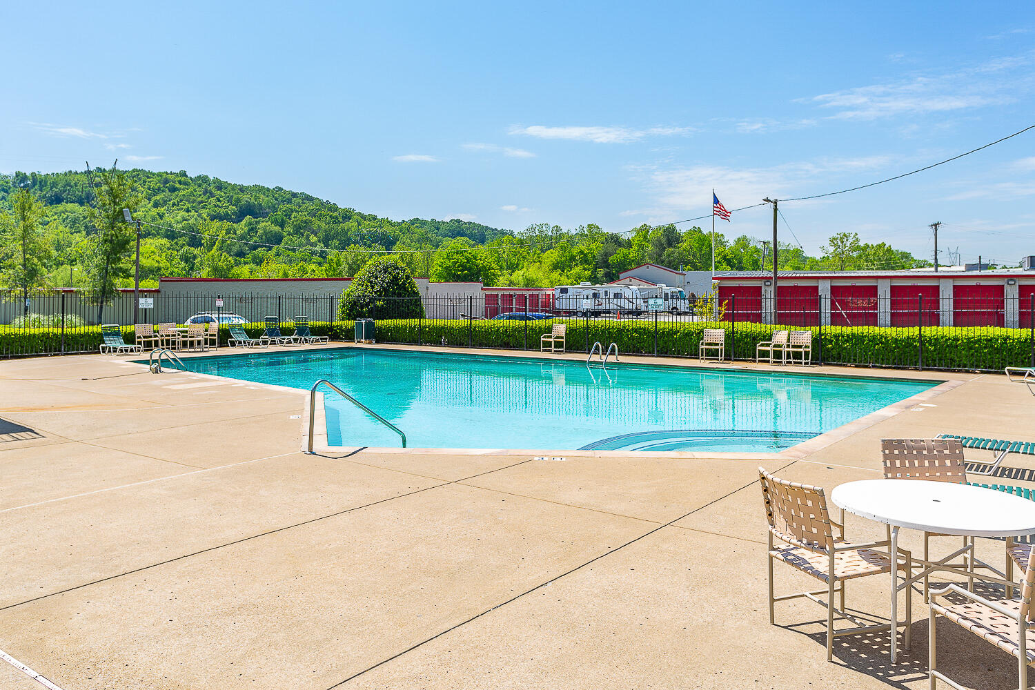 900 Mountain Creek Road, Unit R291 Chattanooga, TN 37405 - Photo 26 of 31 Pool