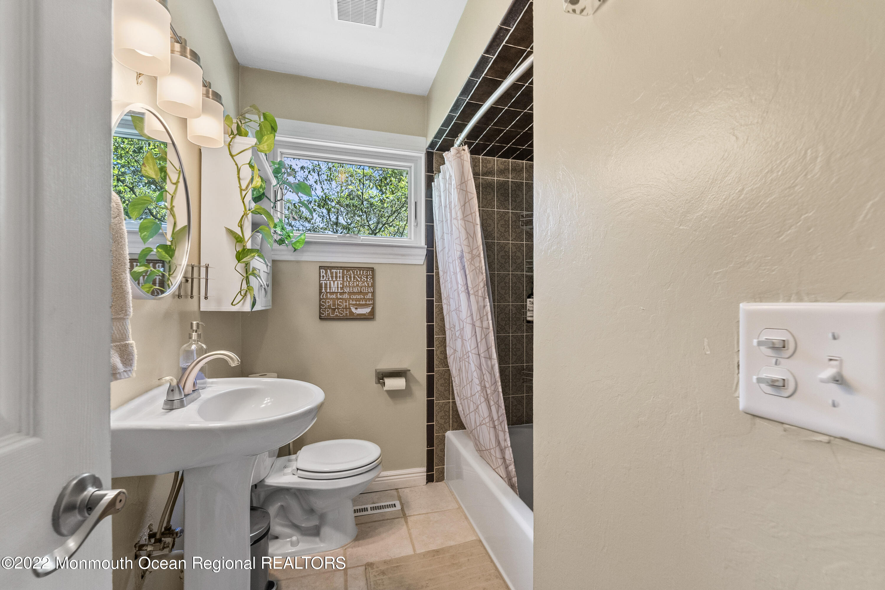 3 Spruce Road Howell, NJ 07731 - Photo 25 of 43 DSC01695