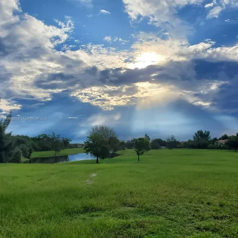 $429,000 | Country Club of Miami, Hialeah, FL 33015