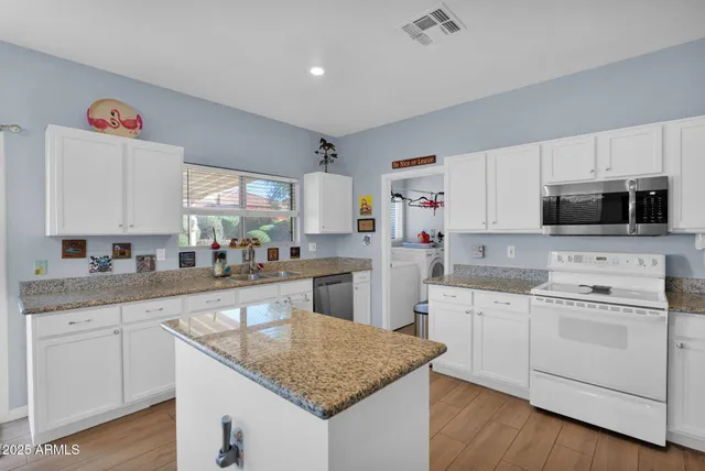 $590,000 | 26415 North 41st Street, Phoenix, AZ 85050