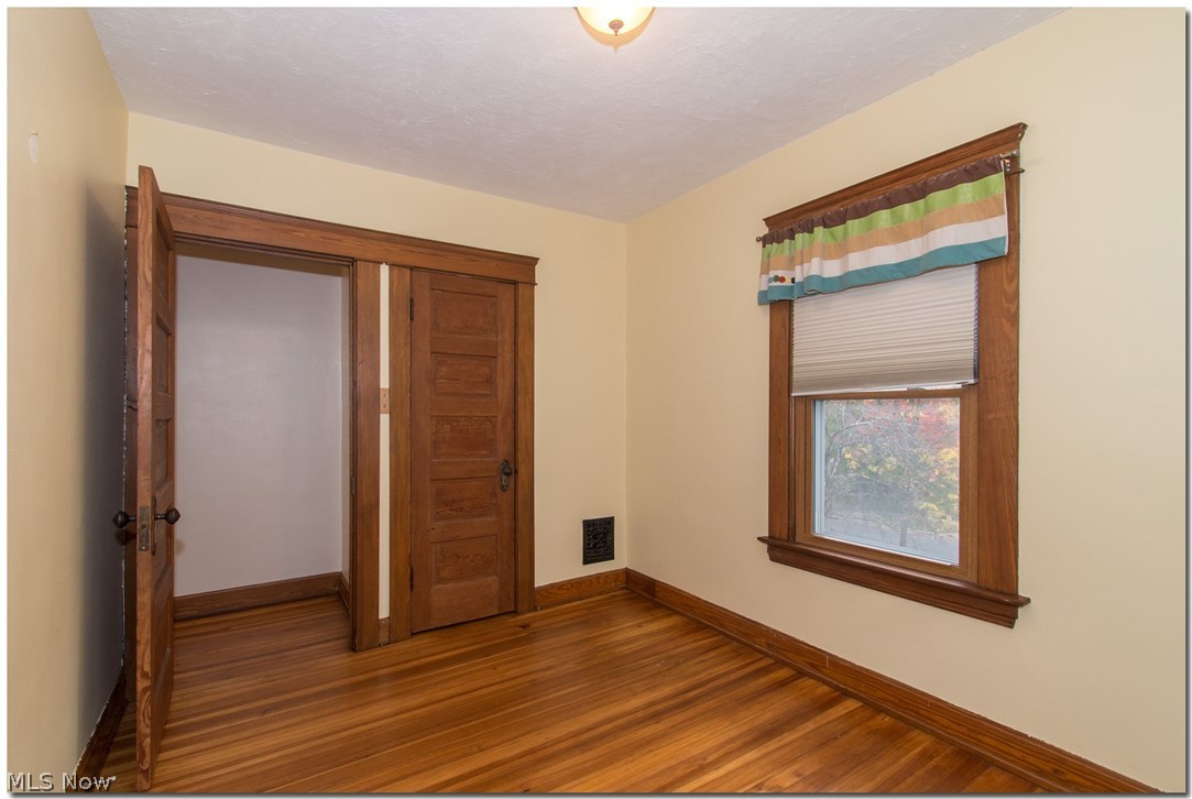 2468 Kingston Road Cleveland, OH 44118 - Photo 14 of 24