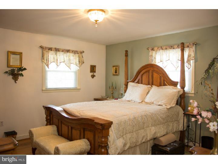 925 Joan Terrace Reading, PA 19611 - Photo 15 of 24 Bedroom - Main