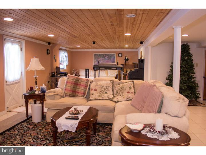 925 Joan Terrace Reading, PA 19611 - Photo 21 of 24 Gallery Image 21
