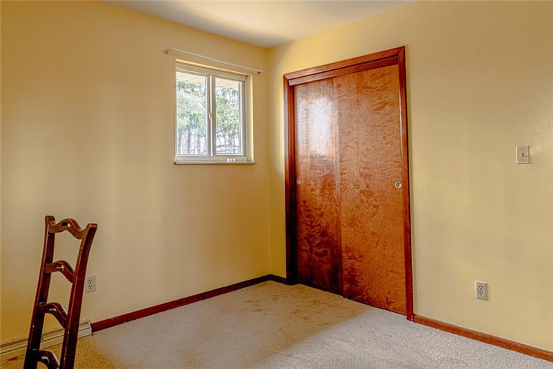 165 Old Glade Mill Road Valencia, PA 16059 - Photo 19 of 23 Second guest room