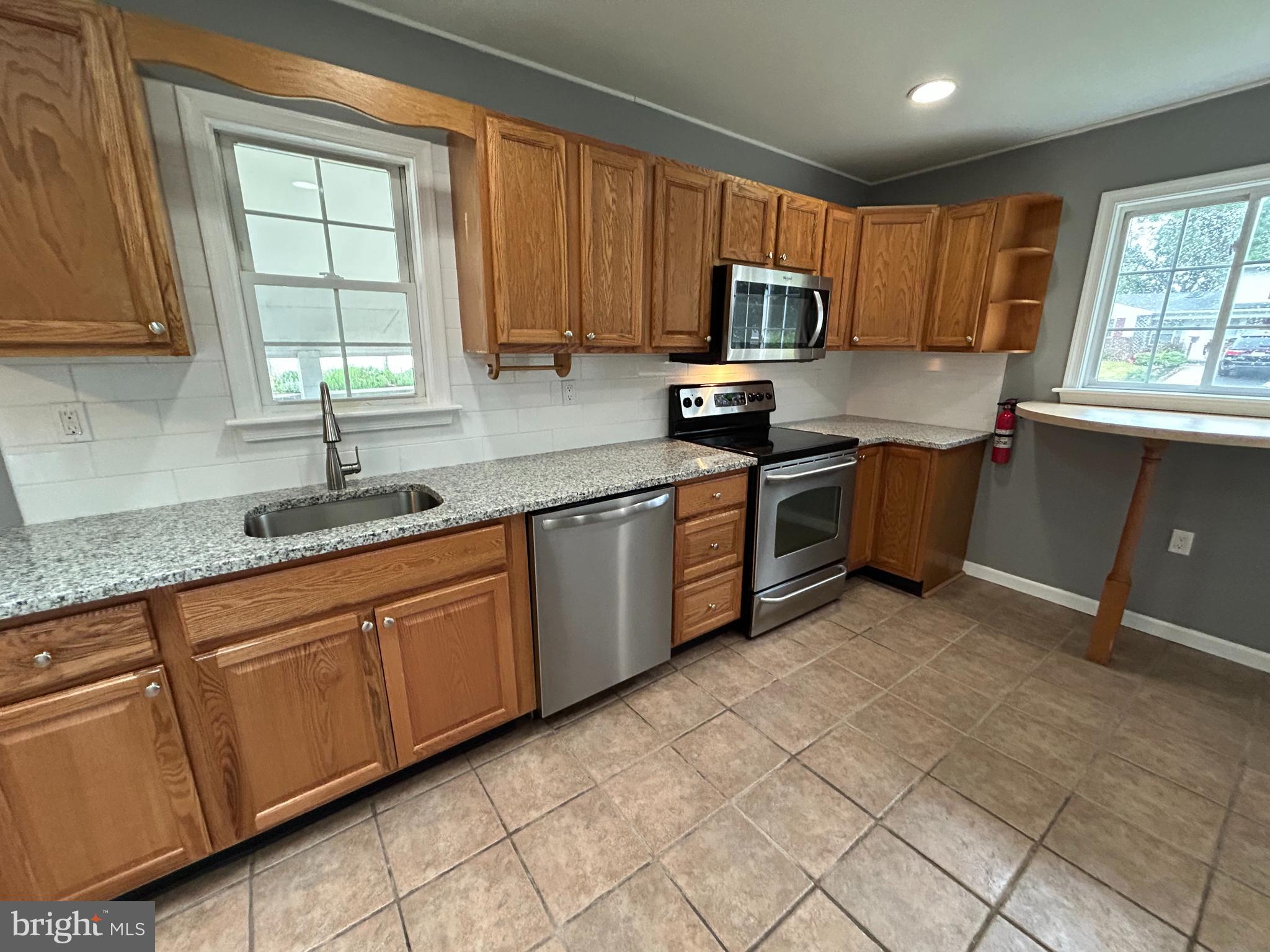19 Goodturn Road Levittown, PA 19057 - Photo 6 of 24