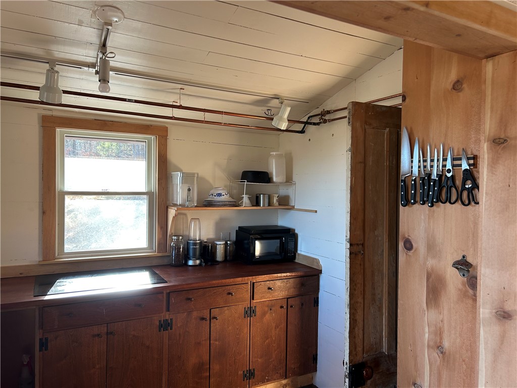 331 Ledgemoor Road Catskill, NY 12463 - Photo 14 of 34