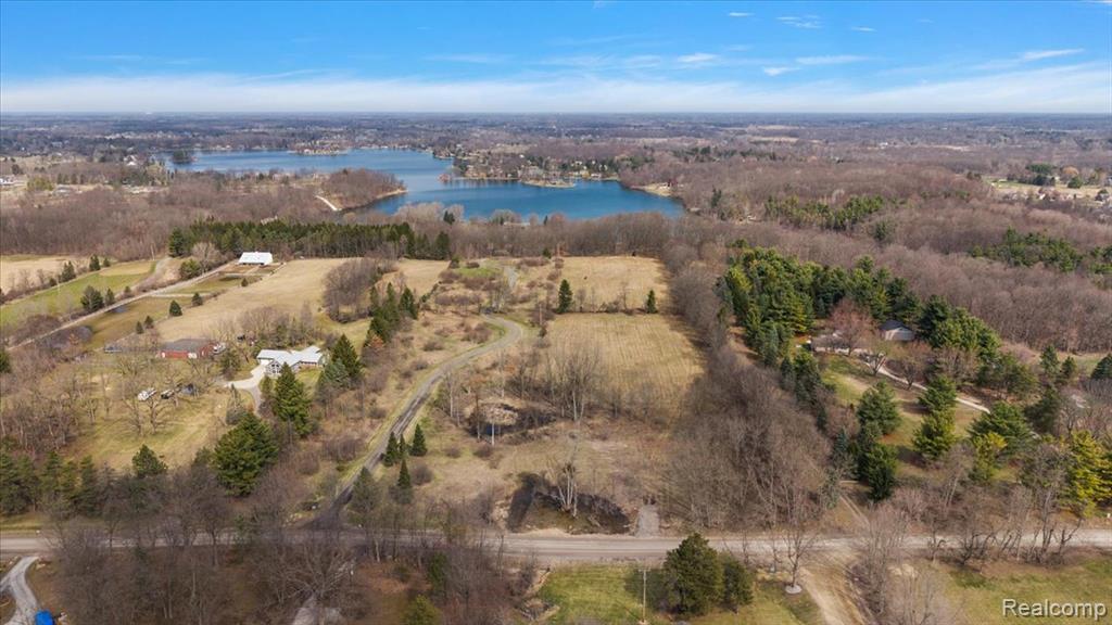 10515 Horton Road Goodrich, MI 48438 - Photo 3 of 13