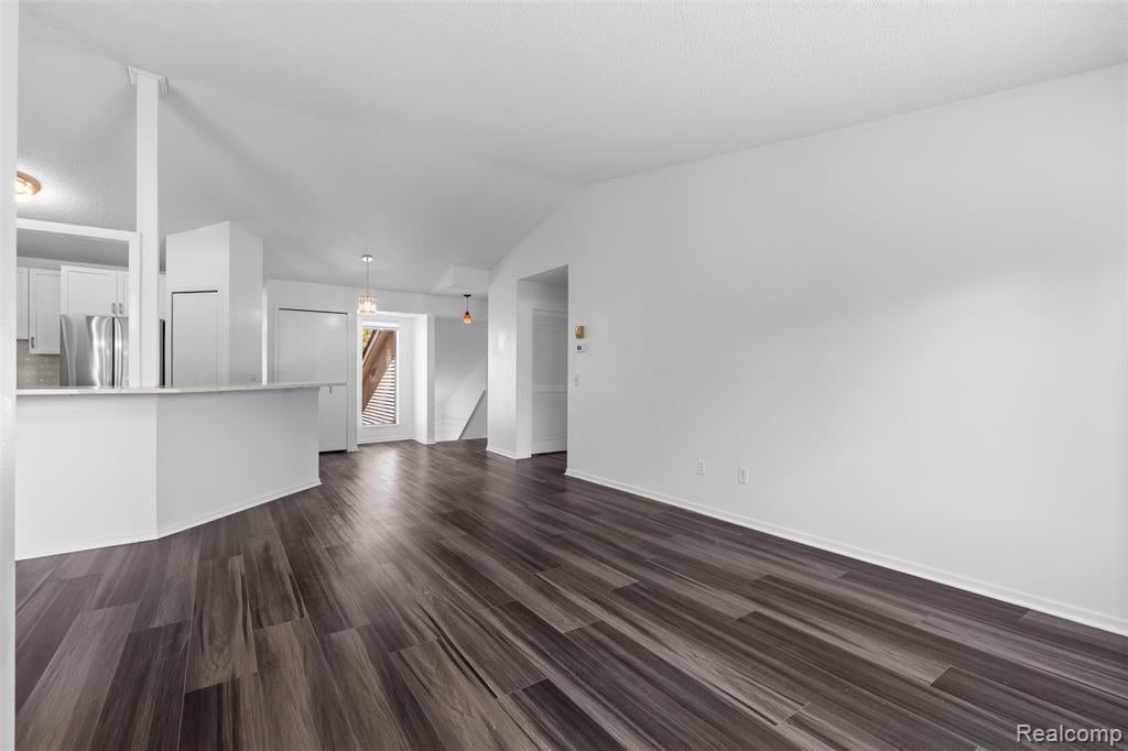 6680 Ridgefield Circle West Bloomfield, MI 48322 - Photo 11 of 50 Gallery Image 11
