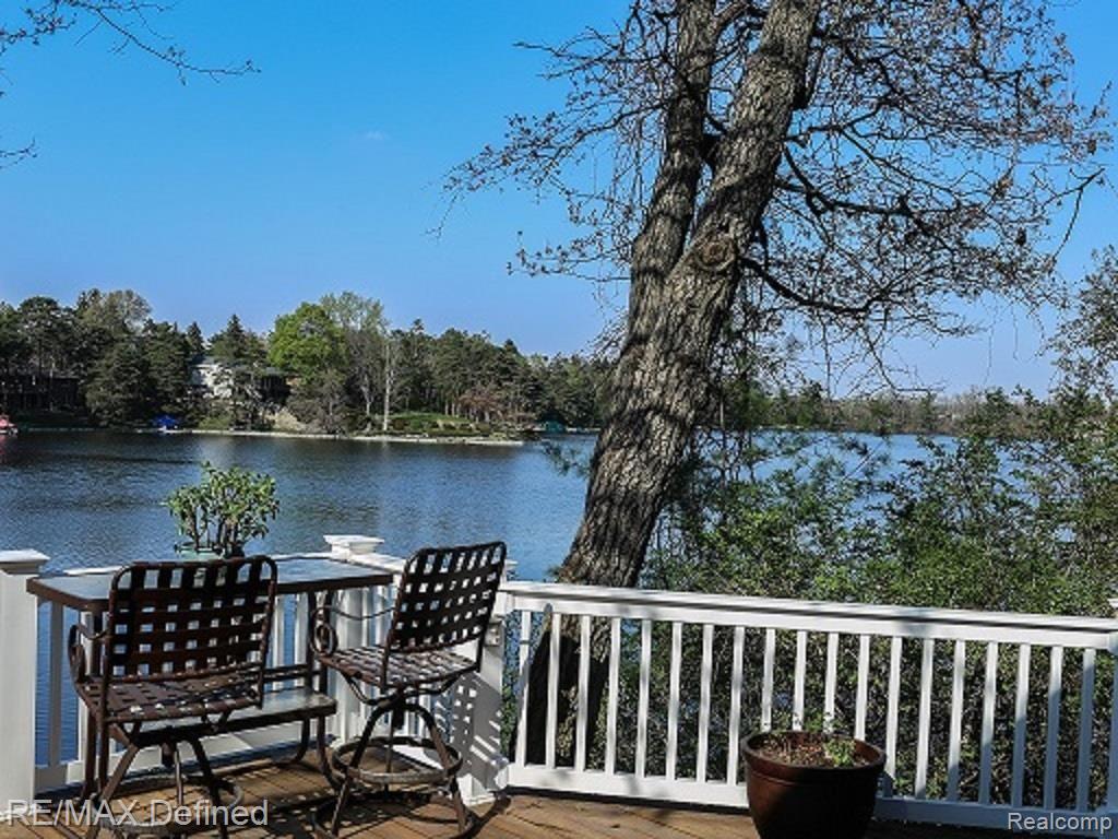 1190 Seneca Road Lake Orion, MI 48362 - Photo 3 of 47 Seneca 1190 deck view.jpg