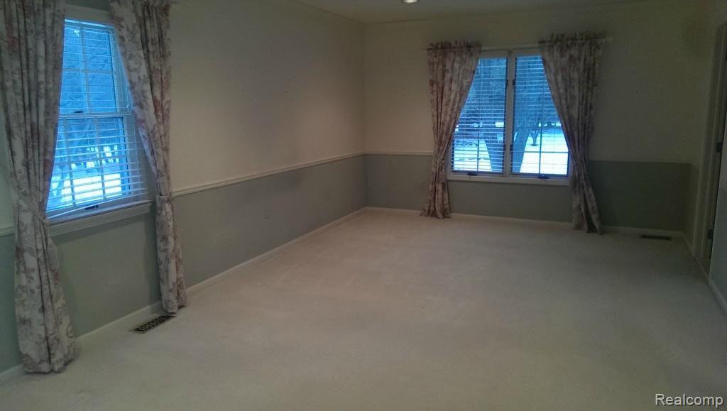 1325 East Fairview Lane Rochester, MI 48306 - Photo 21 of 35 Master Bedroom