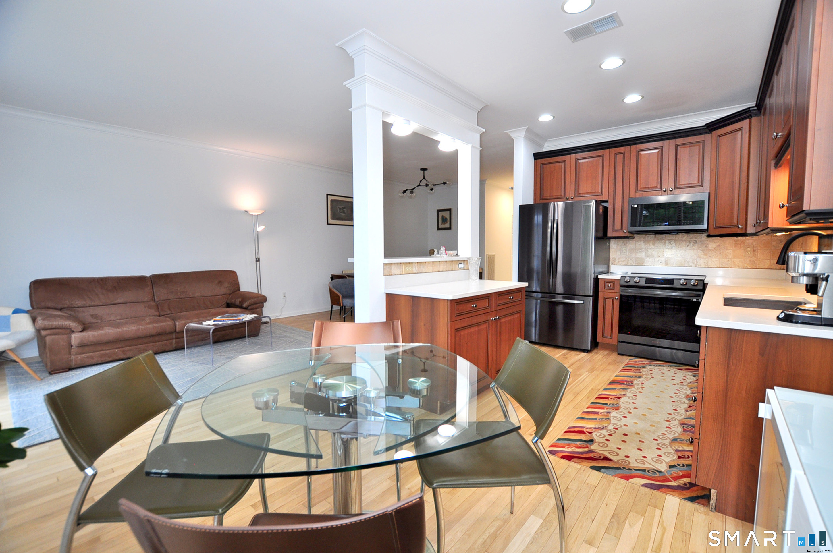 57 Goodwin Circle Hartford, CT 06105 - Photo 14 of 40