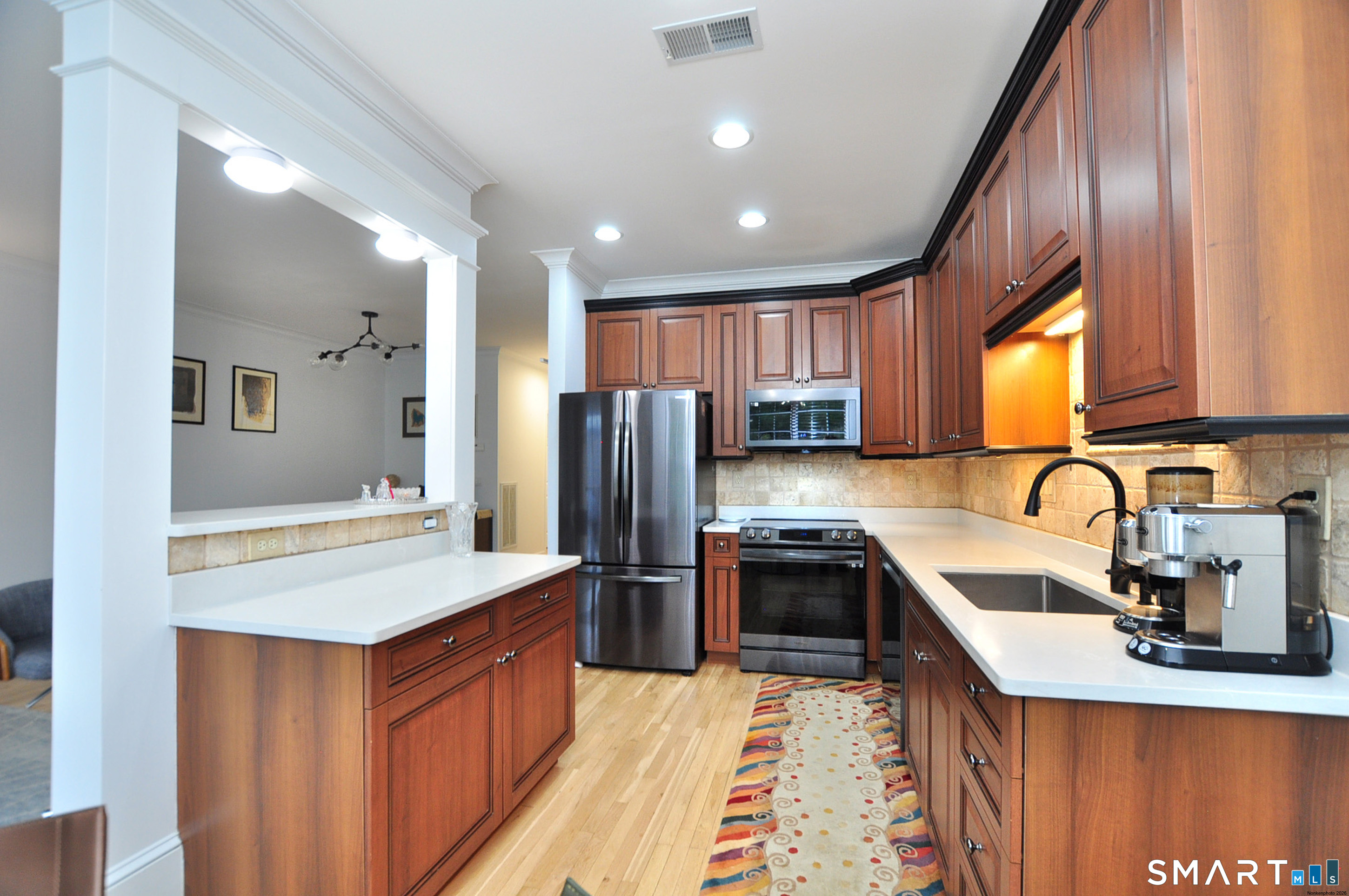 57 Goodwin Circle Hartford, CT 06105 - Photo 15 of 40