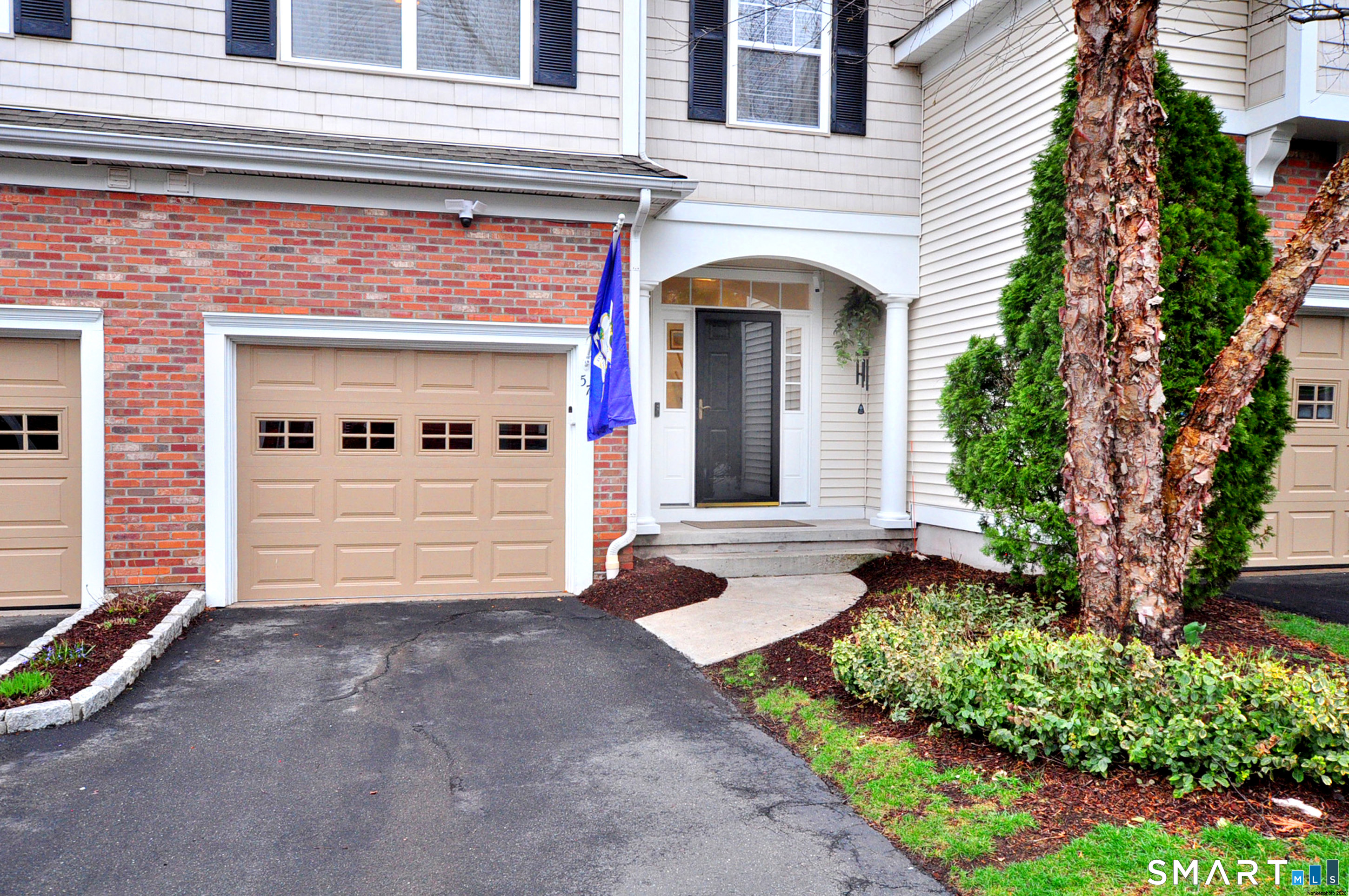 57 Goodwin Circle Hartford, CT 06105 - Photo 2 of 40