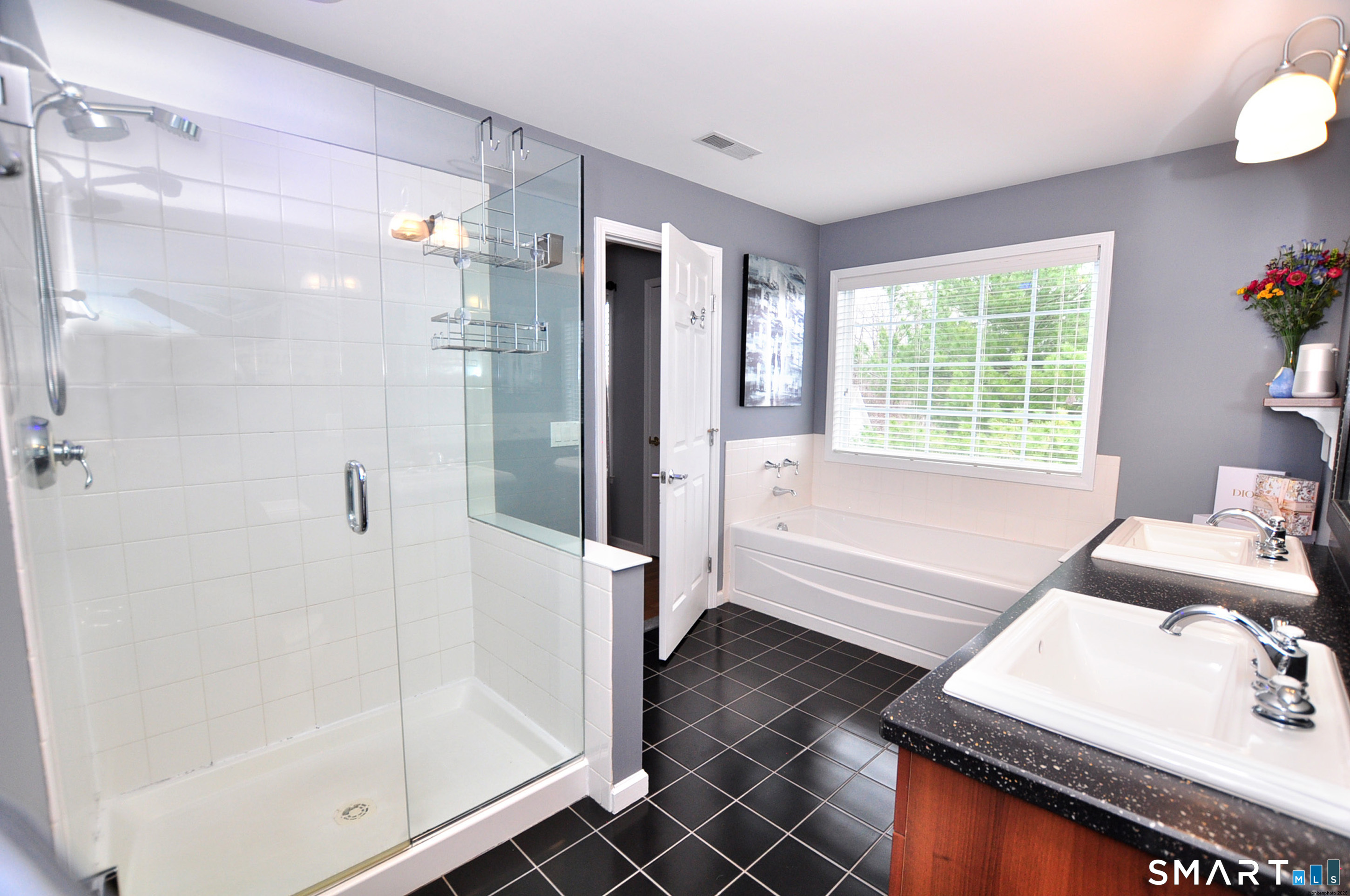 57 Goodwin Circle Hartford, CT 06105 - Photo 22 of 40