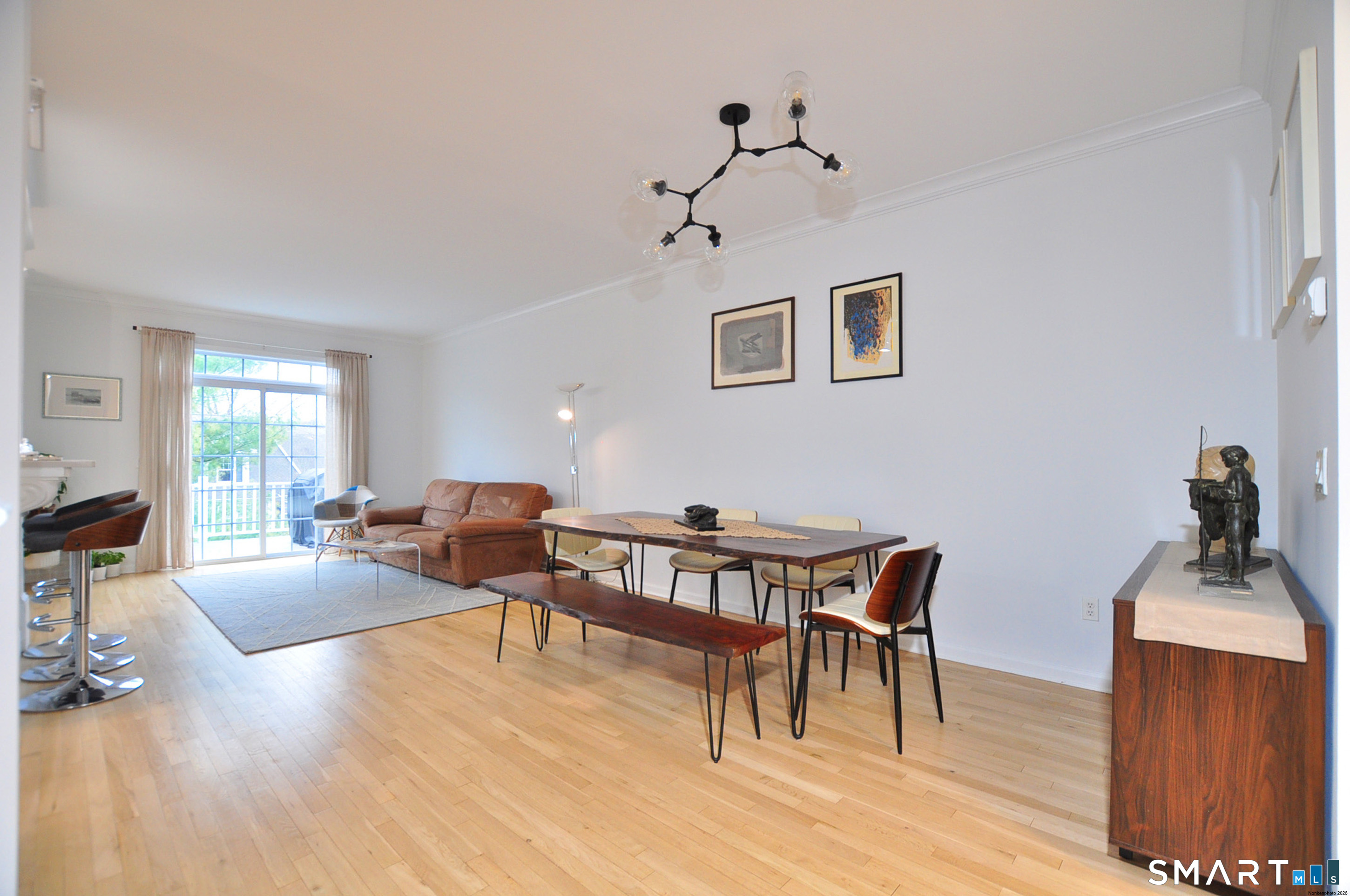 57 Goodwin Circle Hartford, CT 06105 - Photo 5 of 40