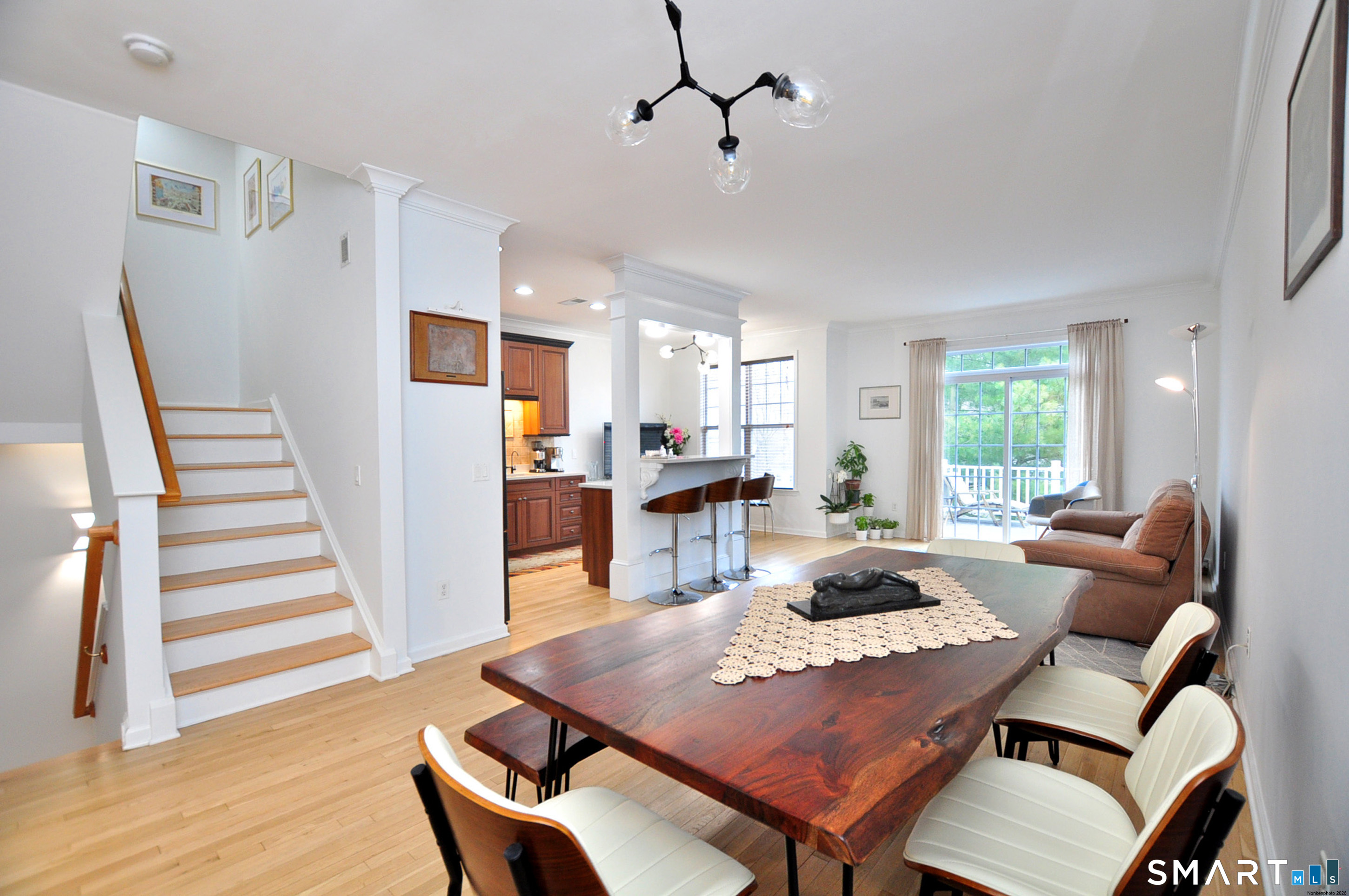 57 Goodwin Circle Hartford, CT 06105 - Photo 6 of 40