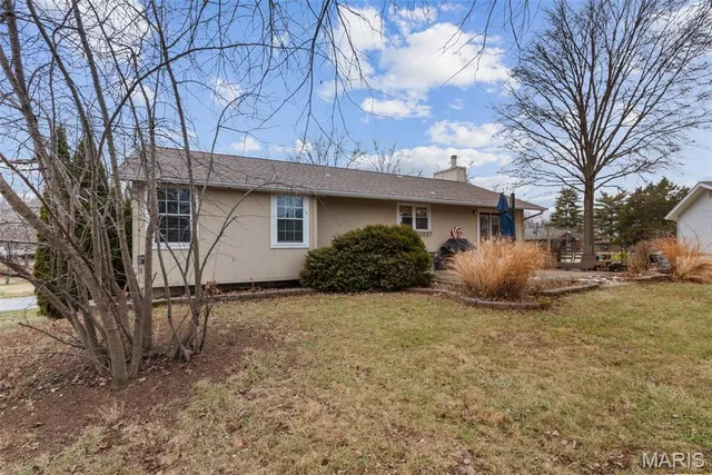 $298,000 | 922 Ampere Place, Lake St. Louis, MO 63367