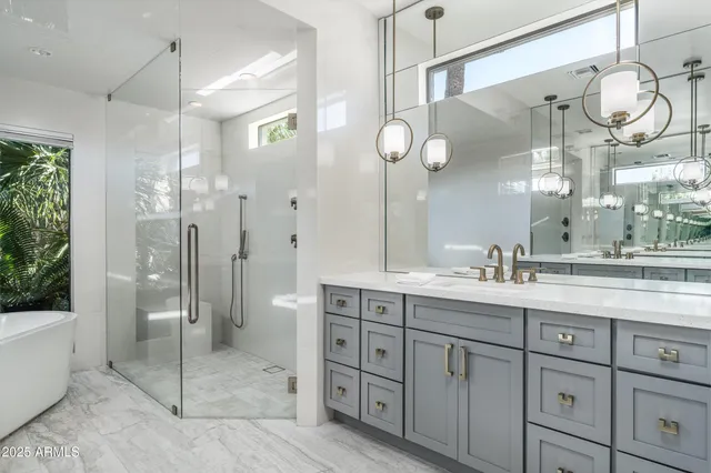 $1,745,000 | 3123 North 47th Place, Phoenix, AZ 85018