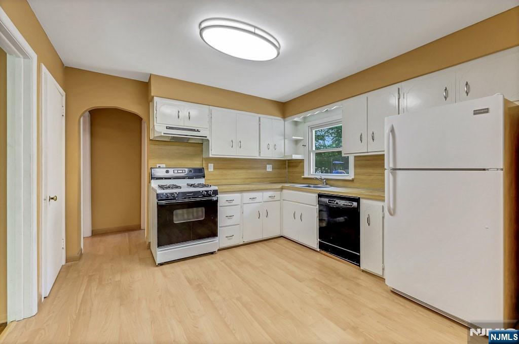 36 Benton Road Paramus, NJ 07652 - Photo 8 of 27