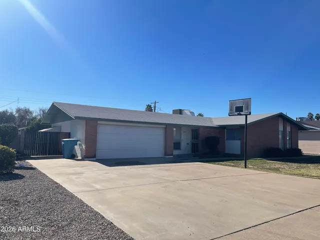 $1,900 | 3109 West Augusta Avenue, Phoenix, AZ 85051