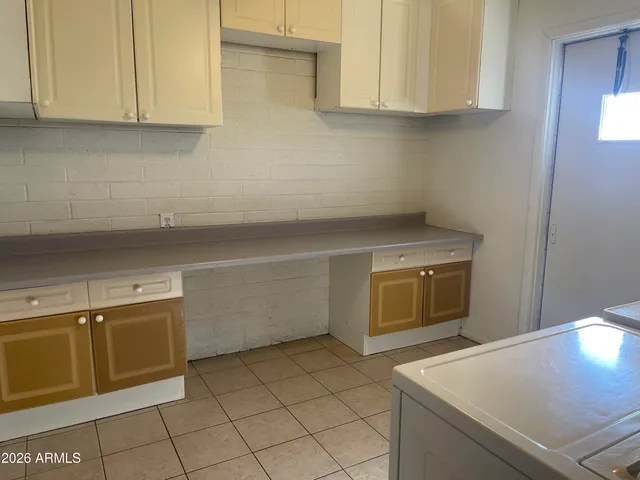 $1,900 | 3109 West Augusta Avenue, Phoenix, AZ 85051
