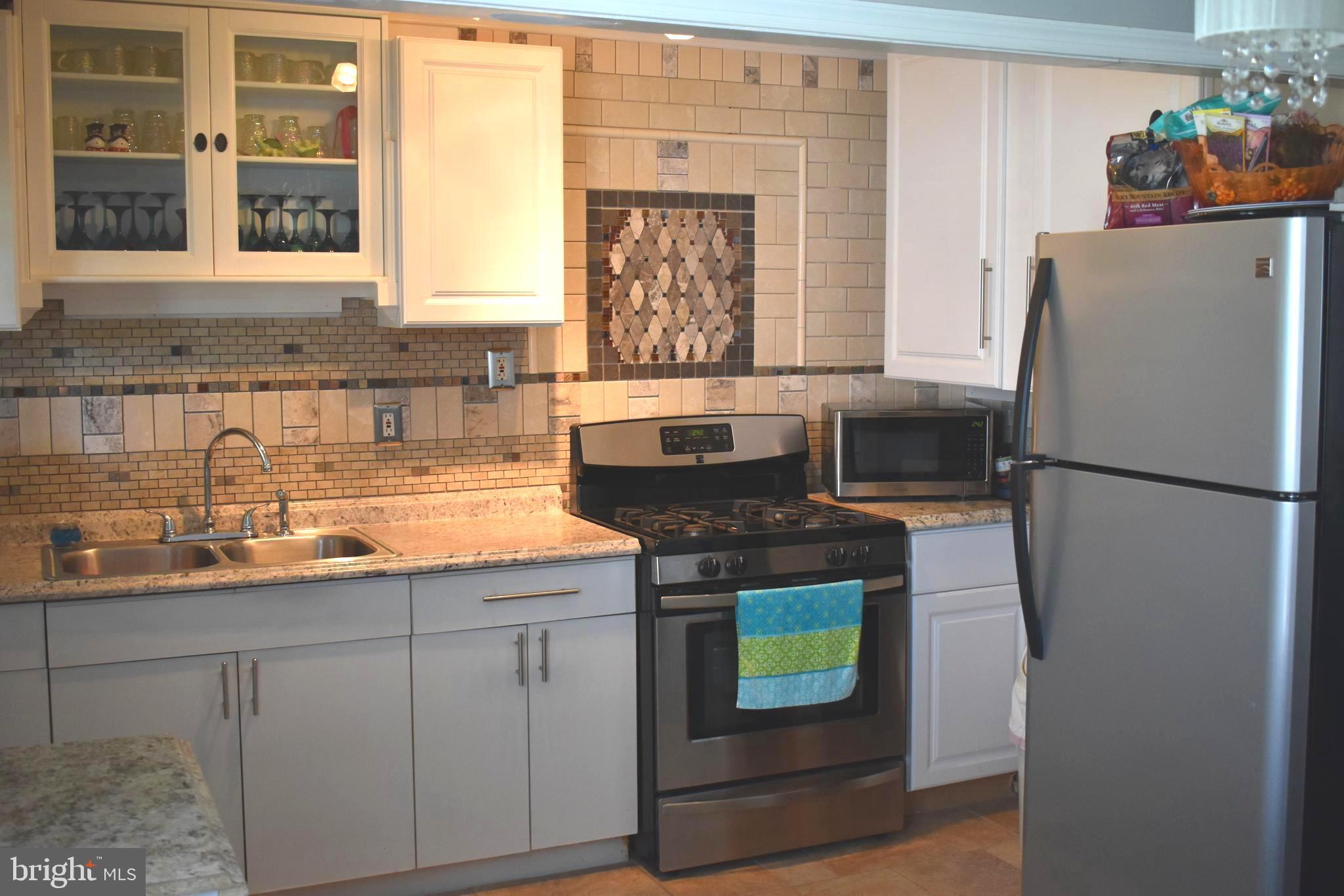 437 Old Home Road Baltimore, MD 21206 - Photo 5 of 14